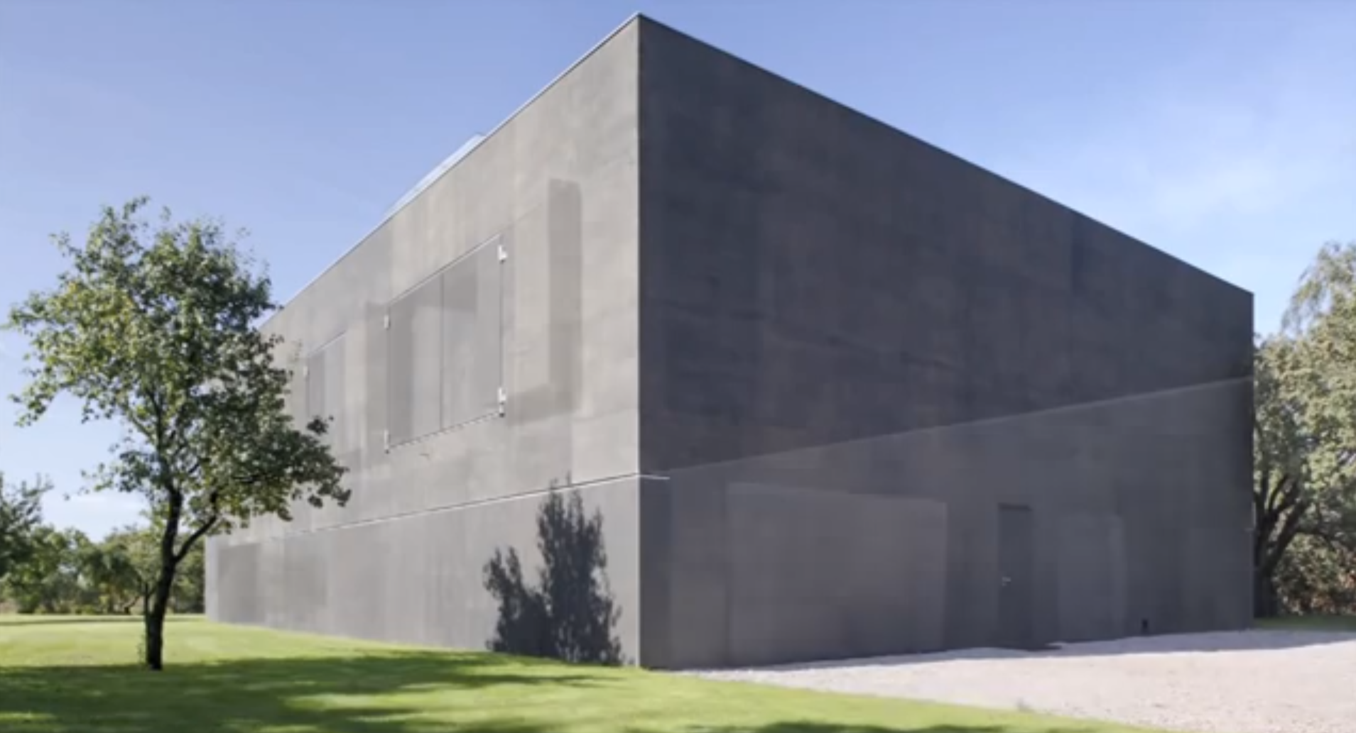 Det officiella namnet på den här polska byggnaden är "Safe House" men det är mer känt som "Zombie House". Så här ser det ut när det är "säkrat", annars ser det ut som ett någorlunda vanligt hus. Det officiella namnet på den här polska byggnaden är "Safe House" men det är mer känt som "Zombie House". Så här ser det ut när det är "säkrat", annars ser det ut som ett någorlunda vanligt hus.